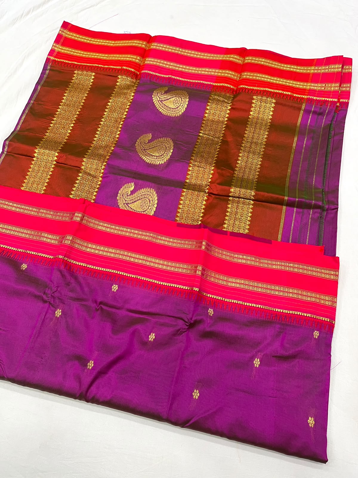 *Narayanpeth silk saree*
Running blouse 
Shoulder butti 
Pure silk
*Price: 6300/- + ship*