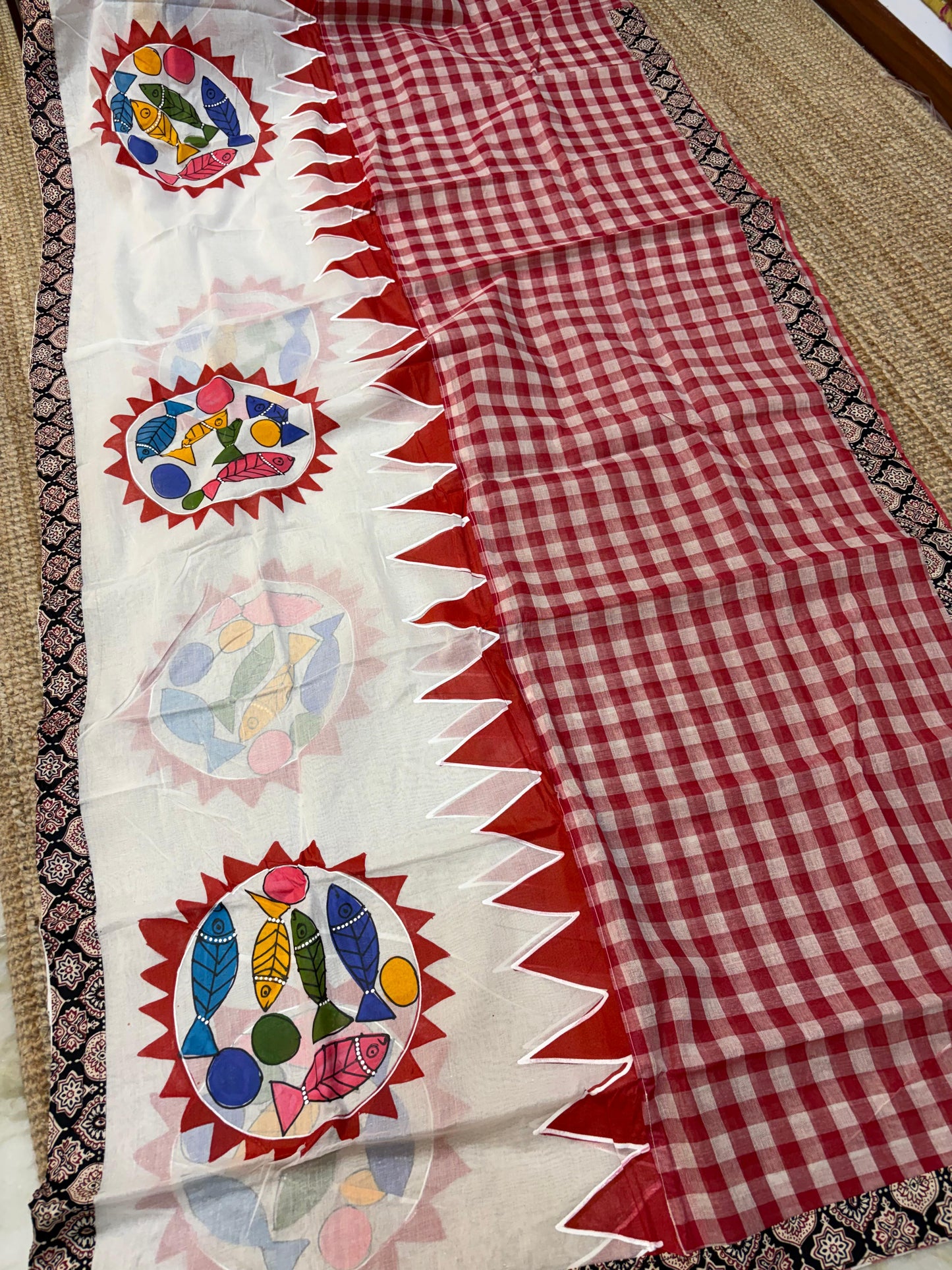 Boutique collection 
2 in one 

Hand painted & Dhonekhali Gamcha  Saree Patchwork (Half - Half) on premium Quality dhonekhali tant  With Kalamkari patchwork 