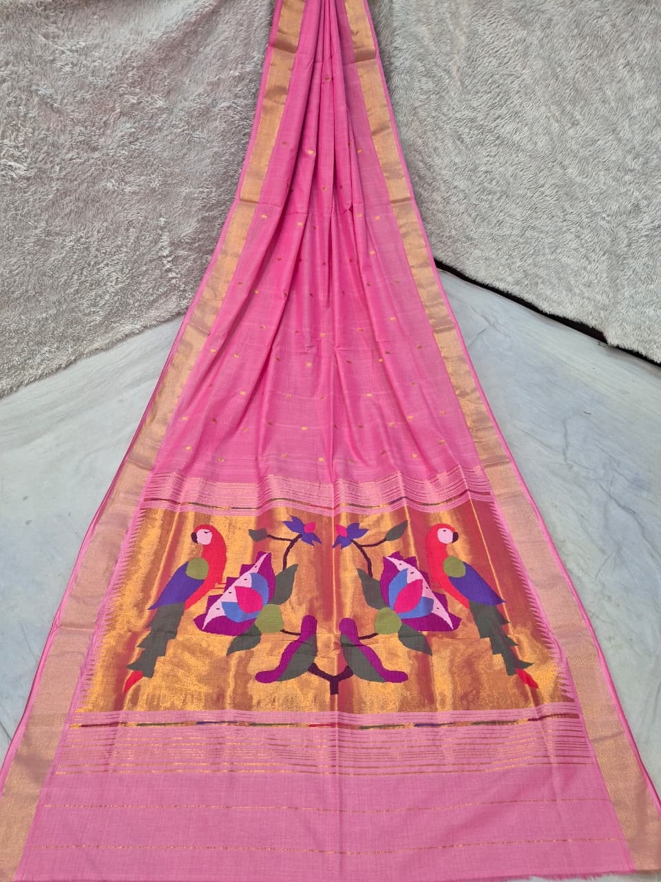 *Yeola cotton paithani*
Pure cotton 
Handloom saree
Patta border 
Running blouse 
Shoulder butta 