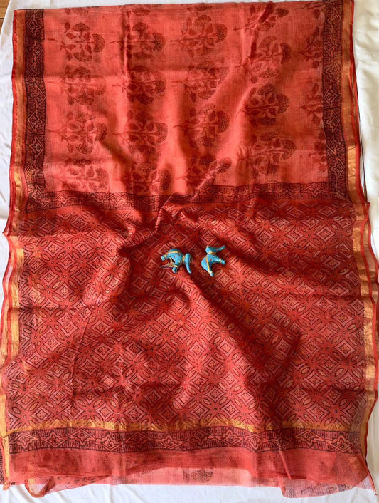 Summer special collection
Vanaspati ajark print

Kota saree new collection of Bagru print 
New collection Saree Kota Doriya .
Hand made 
Block print , Dabu print , Bagru print , vaspati print, ajark prijt
Saree length 5.5 mtr
Blouse.  80cm
Hand block printed.
