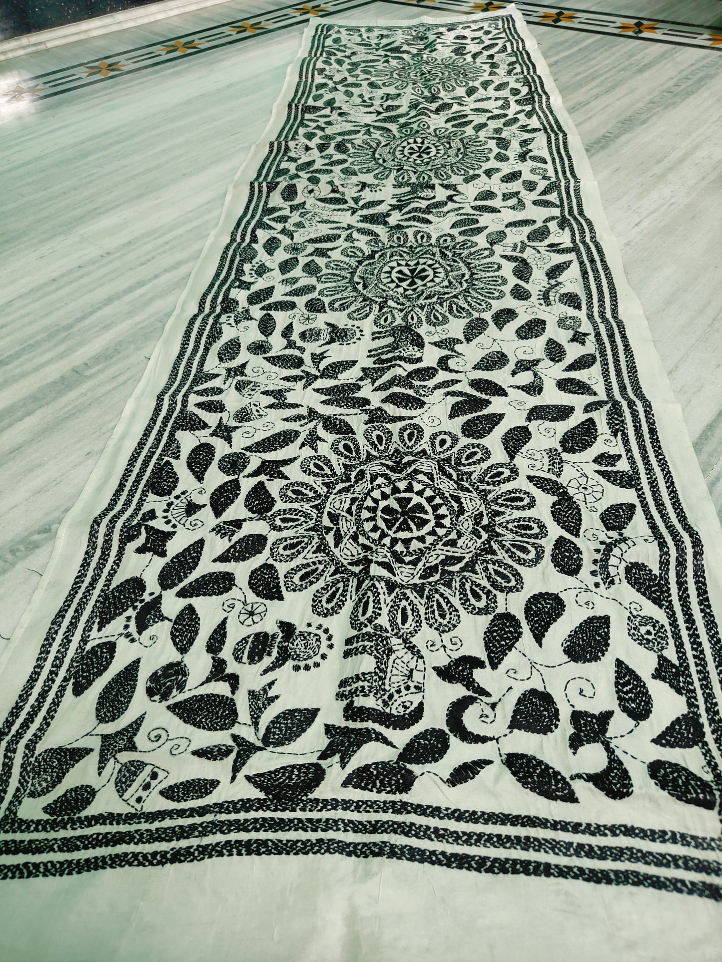 These are Tussar Slik  kantha stoles
Length 2.15/2.2 meter ( Approx)
Bohor 22' (Approx)