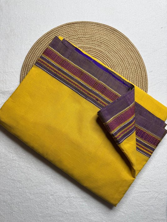Cotton saree Chikki paras
Material - cotton by cotton 
Border - Chikki  border 
Saree Name - Ilkal cotton Chikki  sarees
Pallu - silk pallu 
Blouse -running
Handloom -yes
Saree length- 6.2
