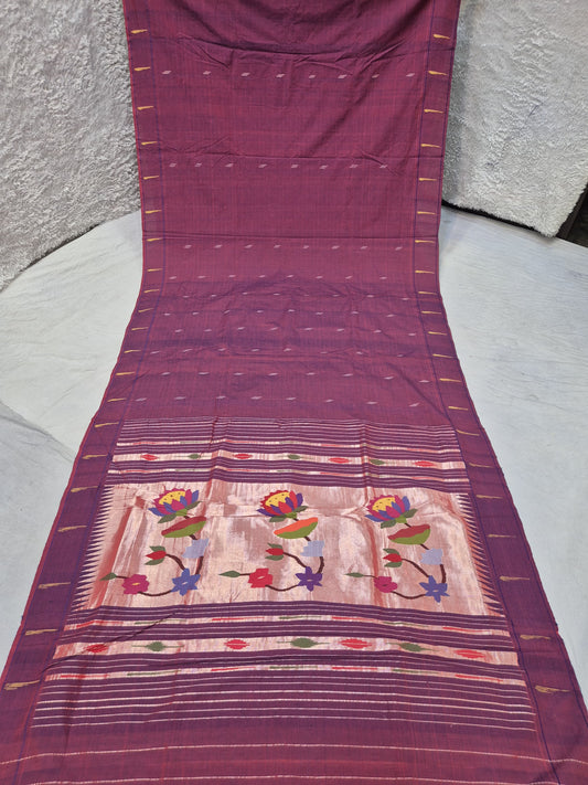 Ek muniya 
cotton handwoven
 paithanis
