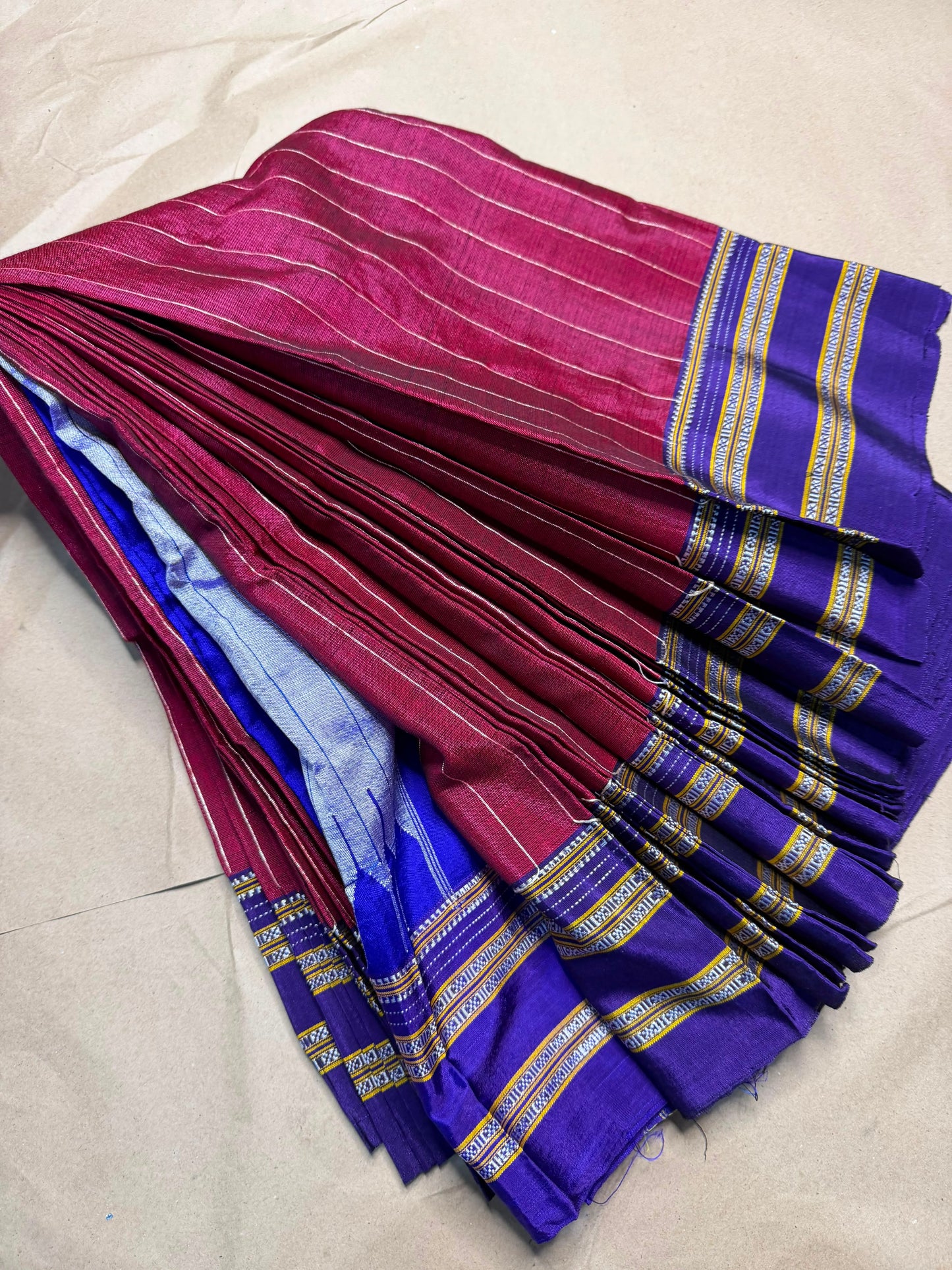 Material - viscos by cotton with Cotton By Cottan 
Border - *Gayatri And Chikki Big border 
Saree Name -ilkal special Gayatri saree
Pallu -*silk pallu*
Blouse -running
Handloom - *Hand Loom*
Saree length- 7.2
