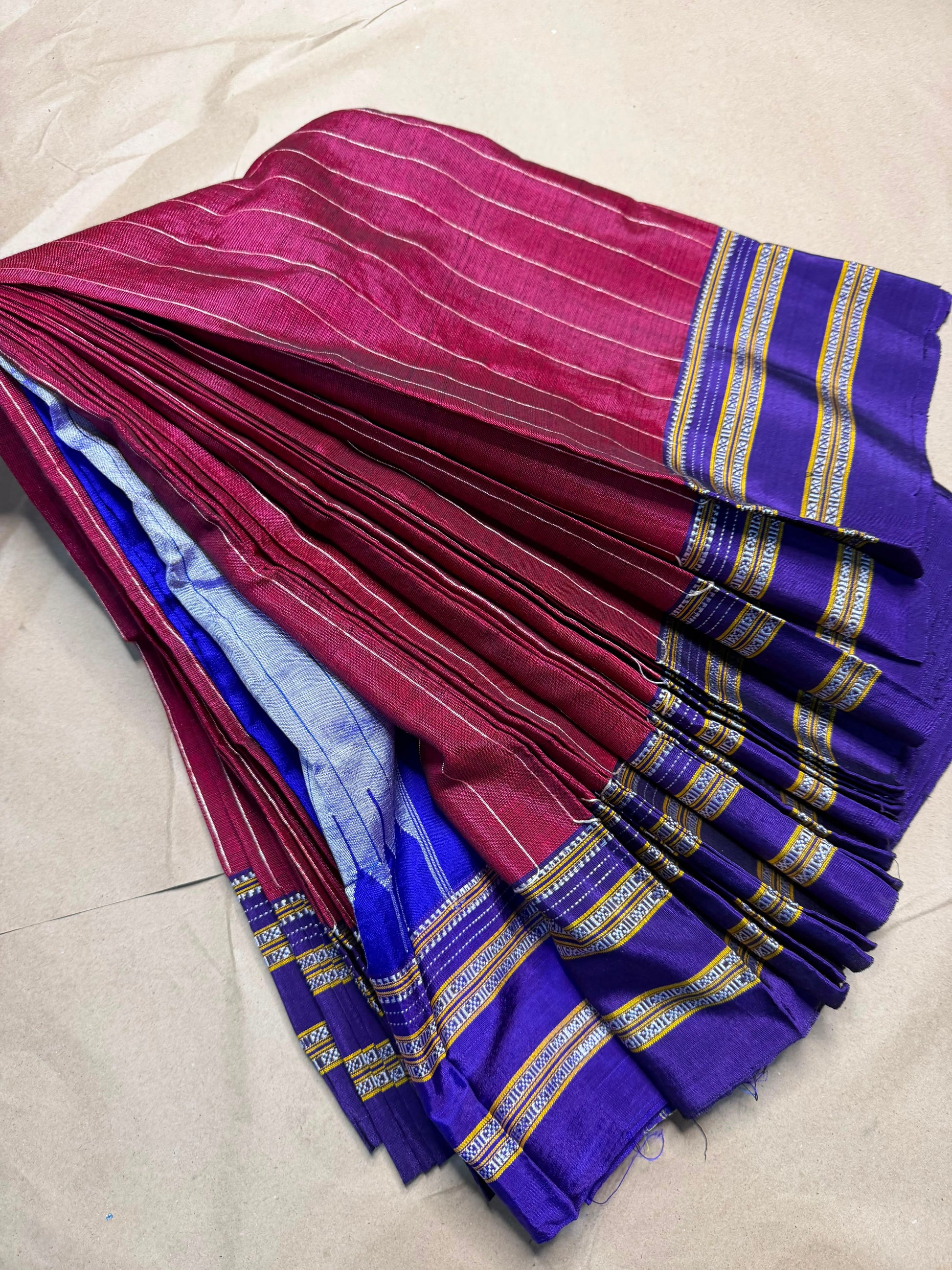 Material - viscos by cotton with Cotton By Cottan 
Border - *Gayatri And Chikki Big border 
Saree Name -ilkal special Gayatri saree
Pallu -*silk pallu*
Blouse -running
Handloom - *Hand Loom*
Saree length- 7.2