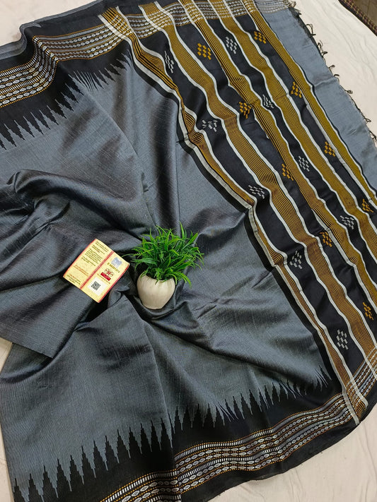 *Pure raw silk handloom Ikkat and vidarbha temple border saree with contrast blouse*
Pure raw silk saree
Silk mark certified
Handloom made
Best quality
Ready to despatch
