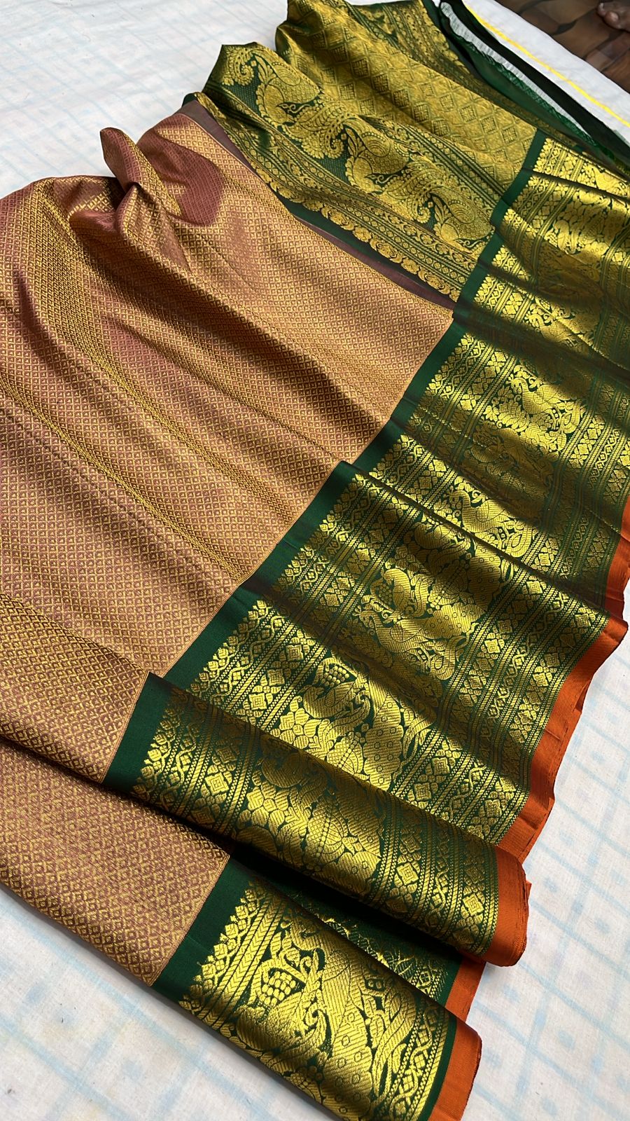 ✨✨Pure Gadwal Traditional
          Border Brocade 
          Pattu Sarees ✨✨