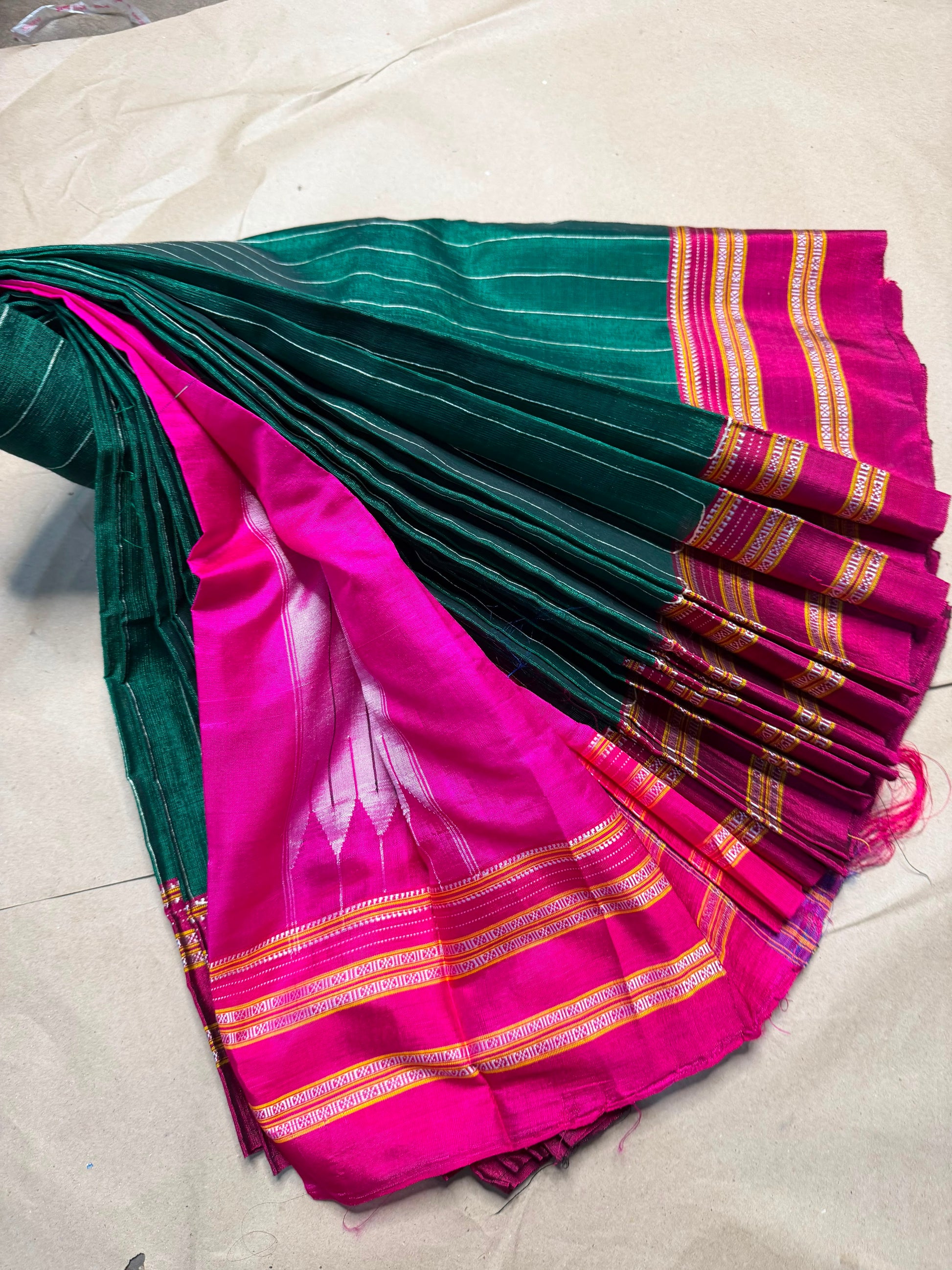 Material - viscos by cotton with Cotton By Cottan 
Border - *Gayatri And Chikki Big border 
Saree Name -ilkal special Gayatri saree
Pallu -*silk pallu*
Blouse -running
Handloom - *Hand Loom*
Saree length- 7.2