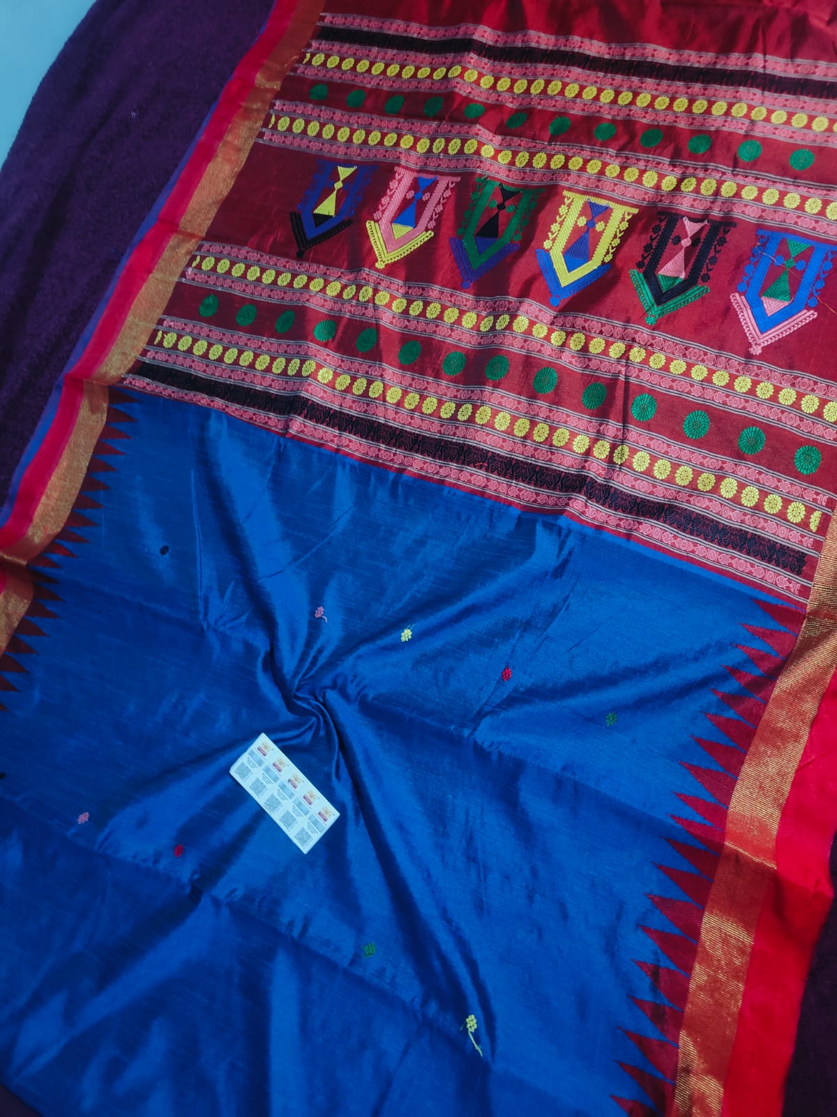 *Pure raw silk handloom   Dolabedi temple border saree with contrast blouse*
Silk mark certified 