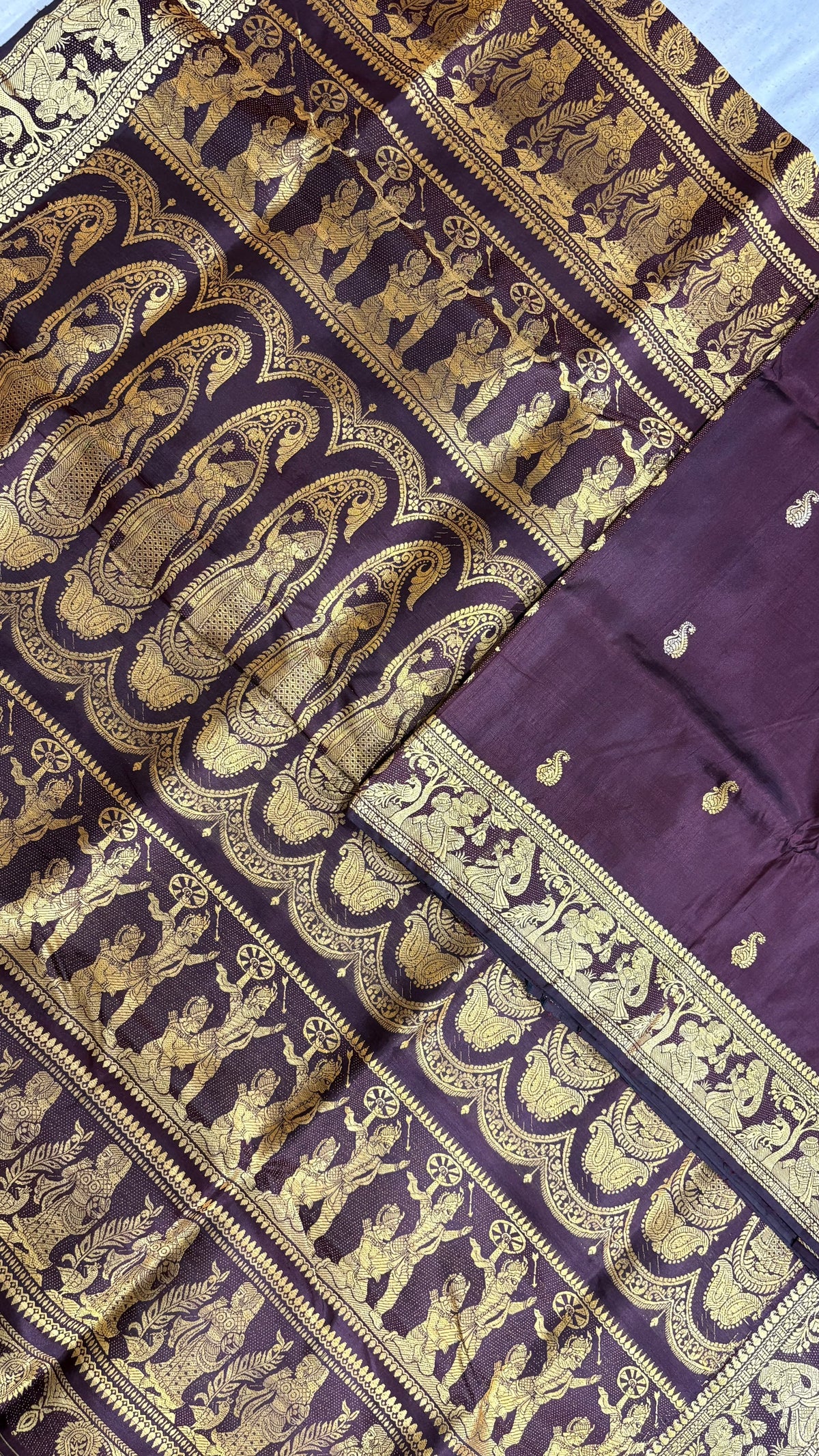 Baluchari sarees.
Material silk with bp.
With silkmark.