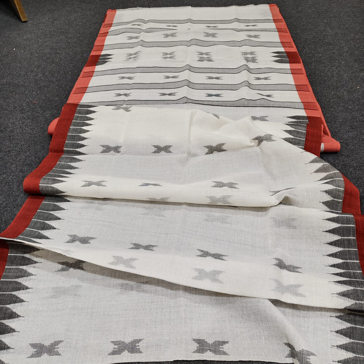 Authentic handloom
 monipuri cotton saree
With bp
