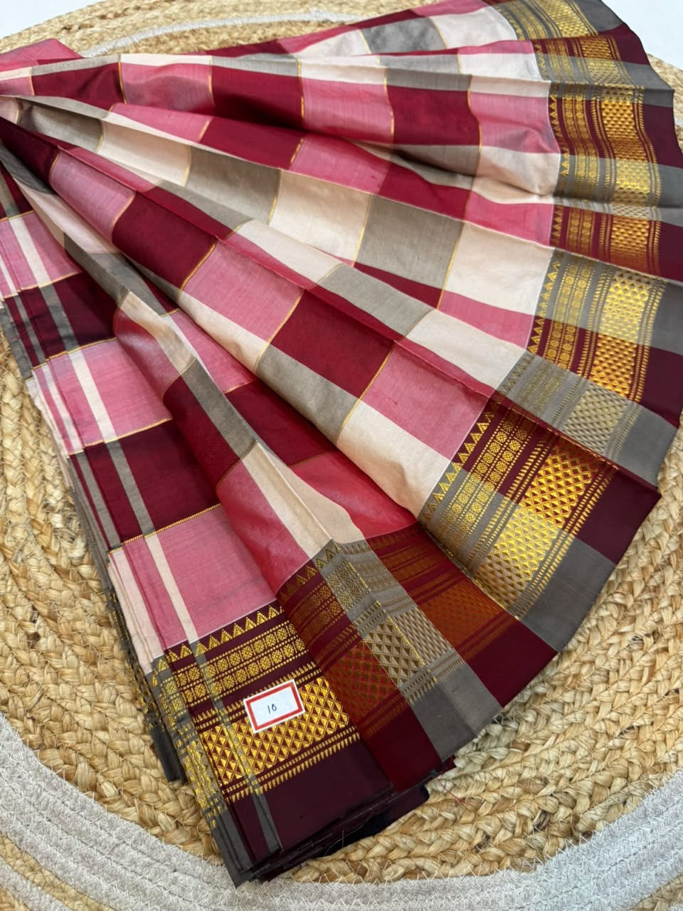*ILKAL SAREE WITH SILK MARK* 

Exclusive premium quality pure silk Multi colour checks with zari lines design ilkal saree With Fancy Temple design Jari Pallu and contrast blouse 
6.10mtrs length 
Premium quality ilkal saree 
