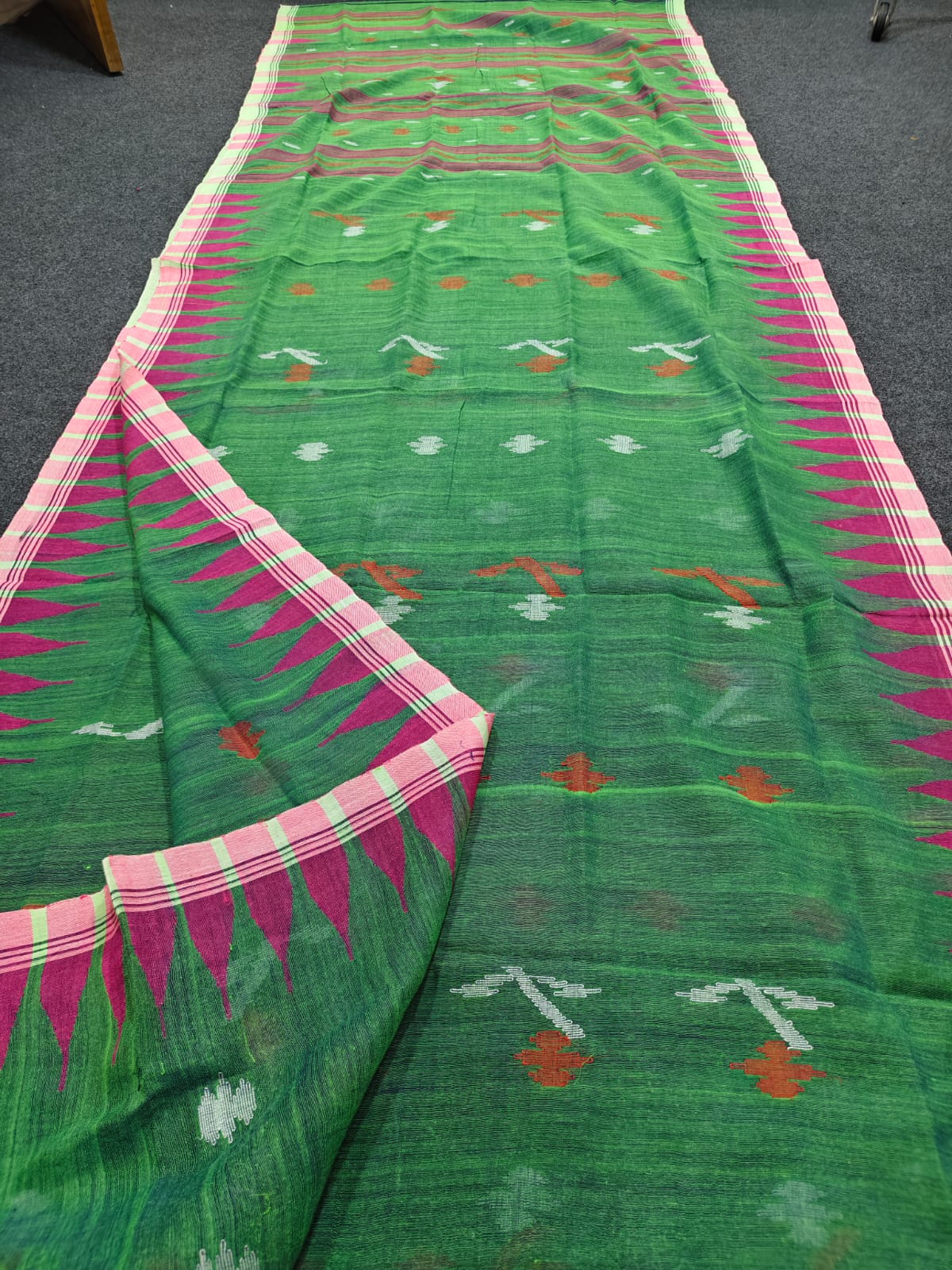 Authentic handloom 
monipuri cotton saree
With bp
