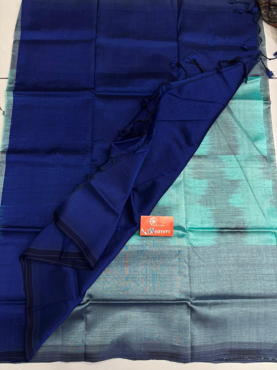 *Pure Handloom Mangalagiri CottonSilk Saree 

*Wholesaree Ikkat Design 

*Without Zari Border  

*Contrast Pallu Blouse 