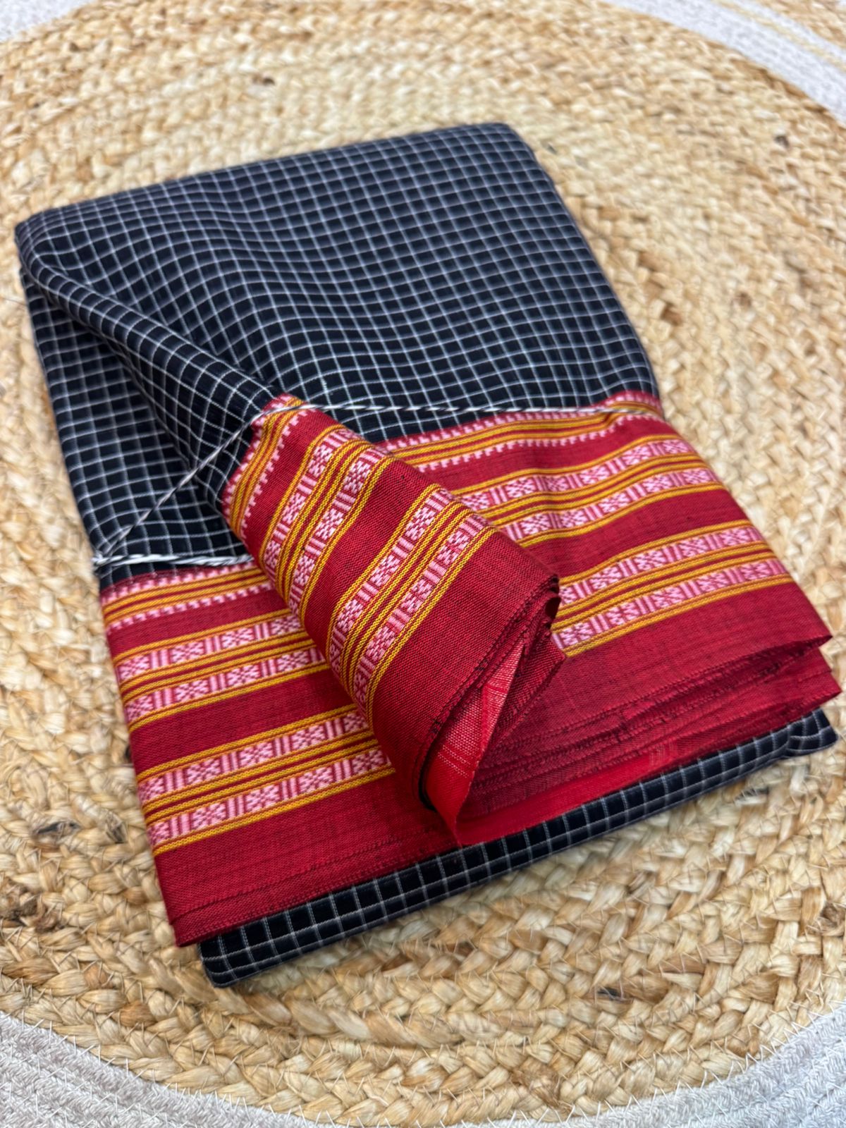 
Pure cotton handwoven *Goomi border & Gaadi border* saree With Running Blouse same as body 
With handloom tag . 