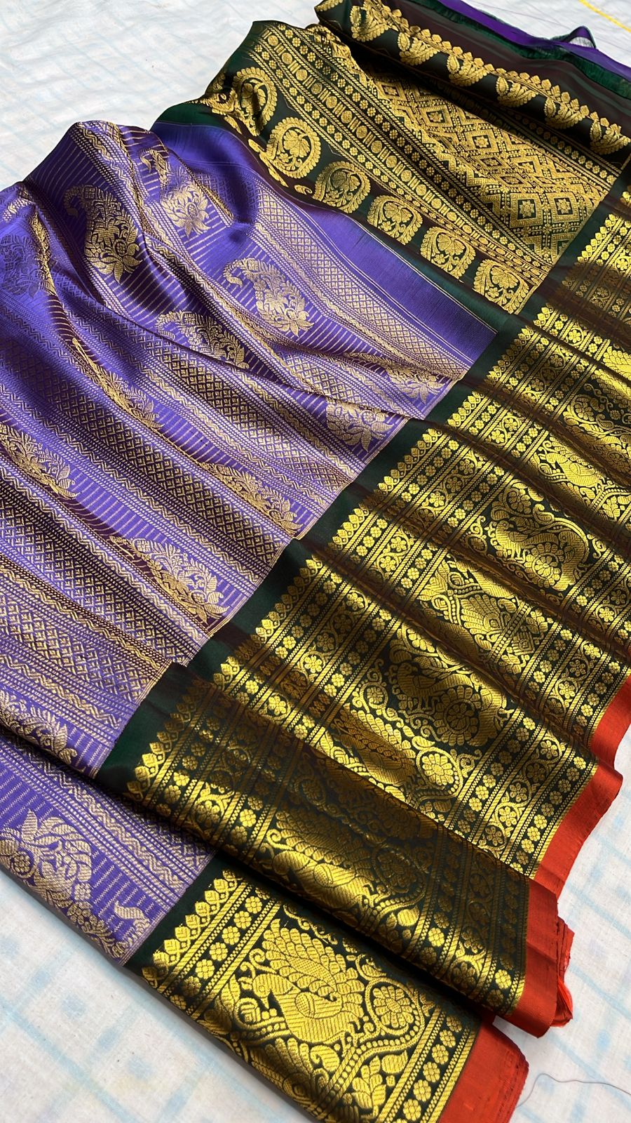 ✨✨Pure Gadwal Traditional
          Border Brocade 
          Pattu Sarees ✨✨