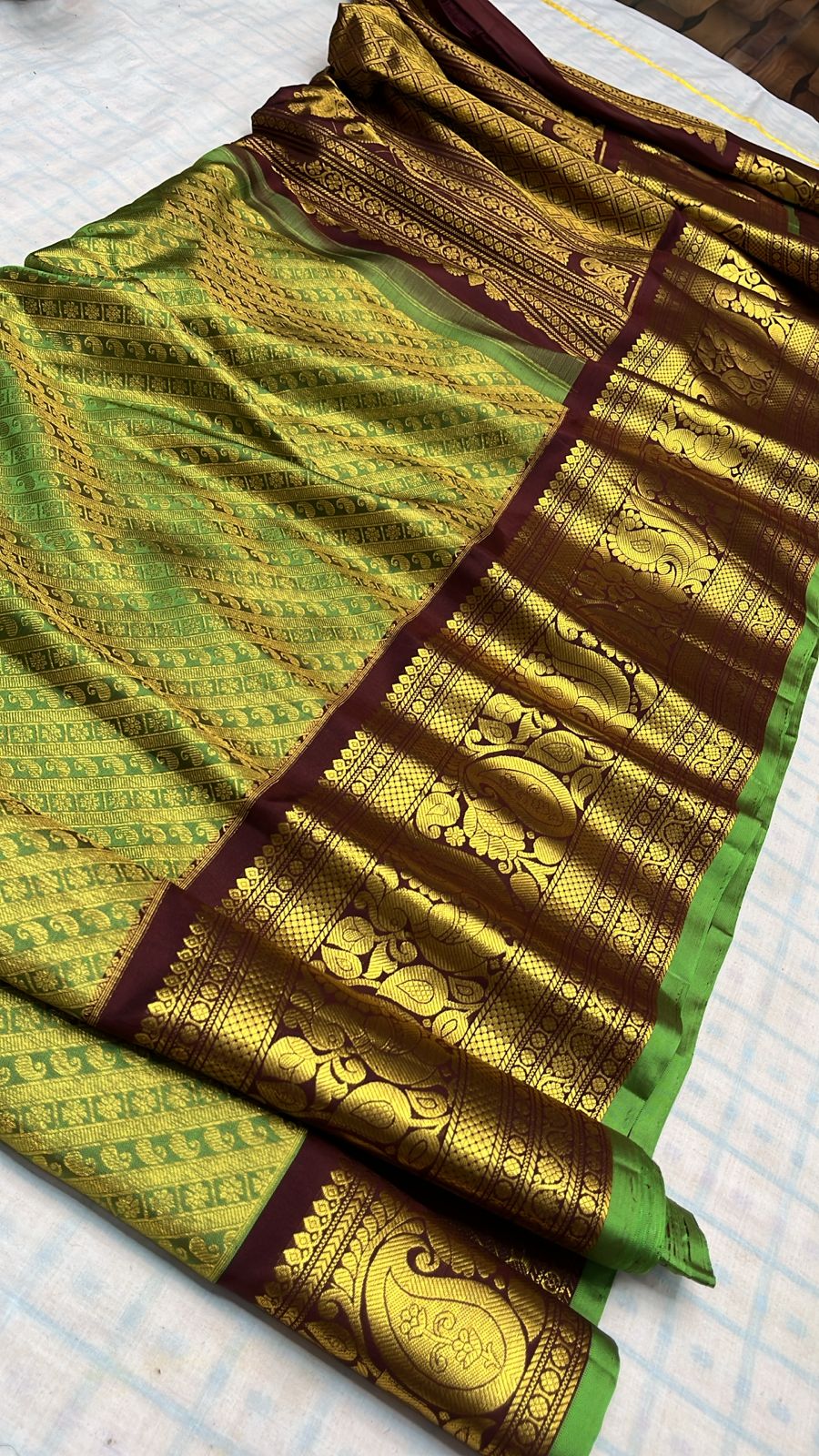 ✨✨Pure Gadwal Traditional
          Border Brocade 
          Pattu Sarees ✨✨