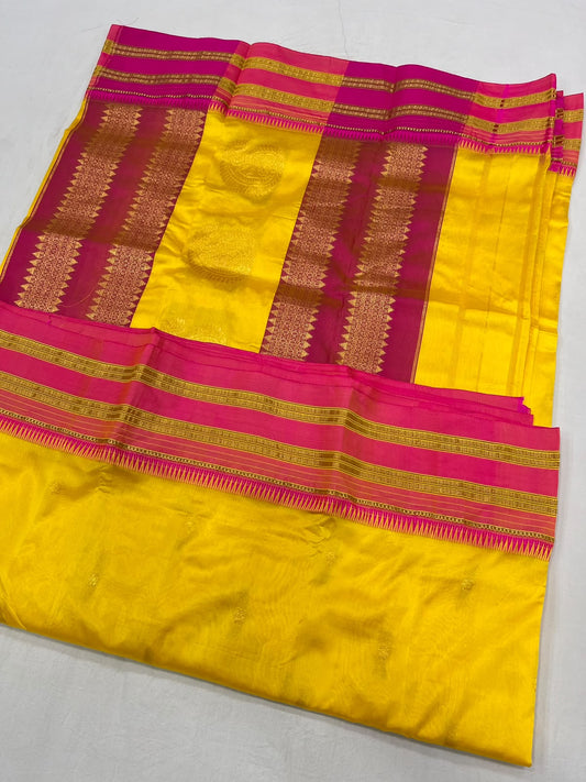 *Narayanpeth silk saree*
Running blouse 
Shoulder butti 
Pure silk
*Price: 6300/- + ship*