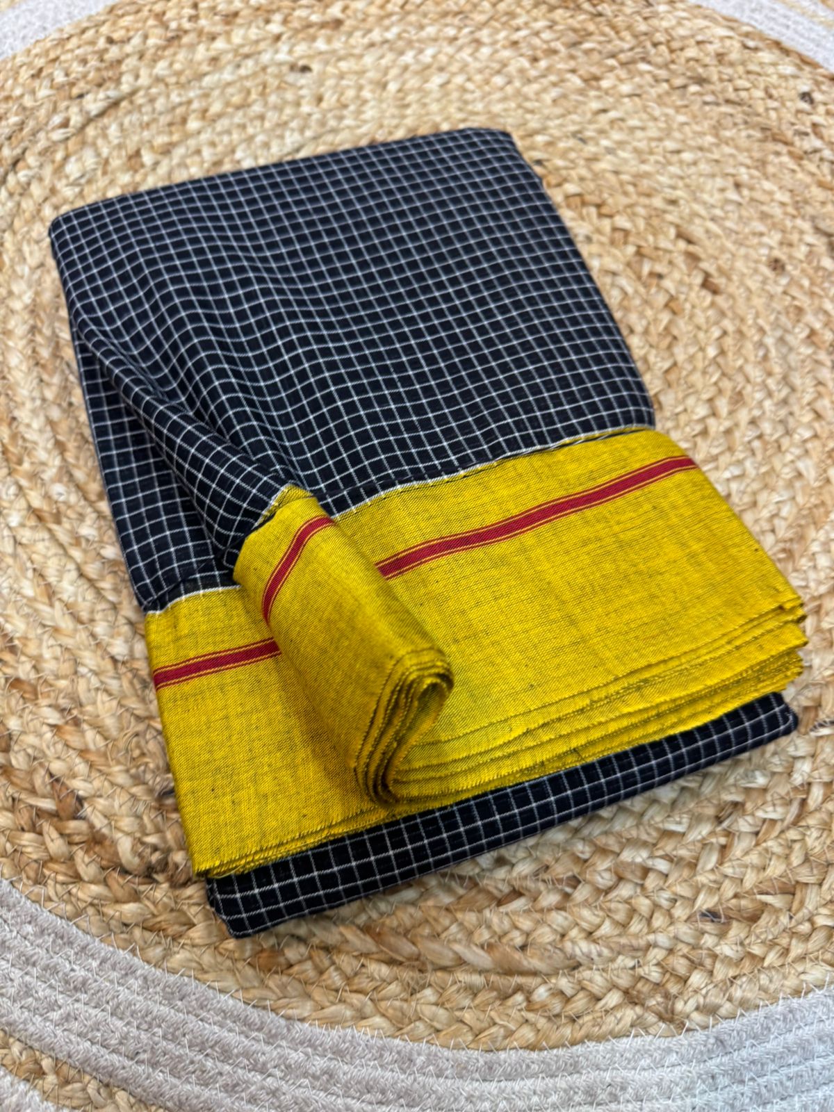 *Patteda anchu with Handloom mark New Designs* 

Pure cotton handwoven *patteda aanchu* 
saree With Running Blouse same as body
