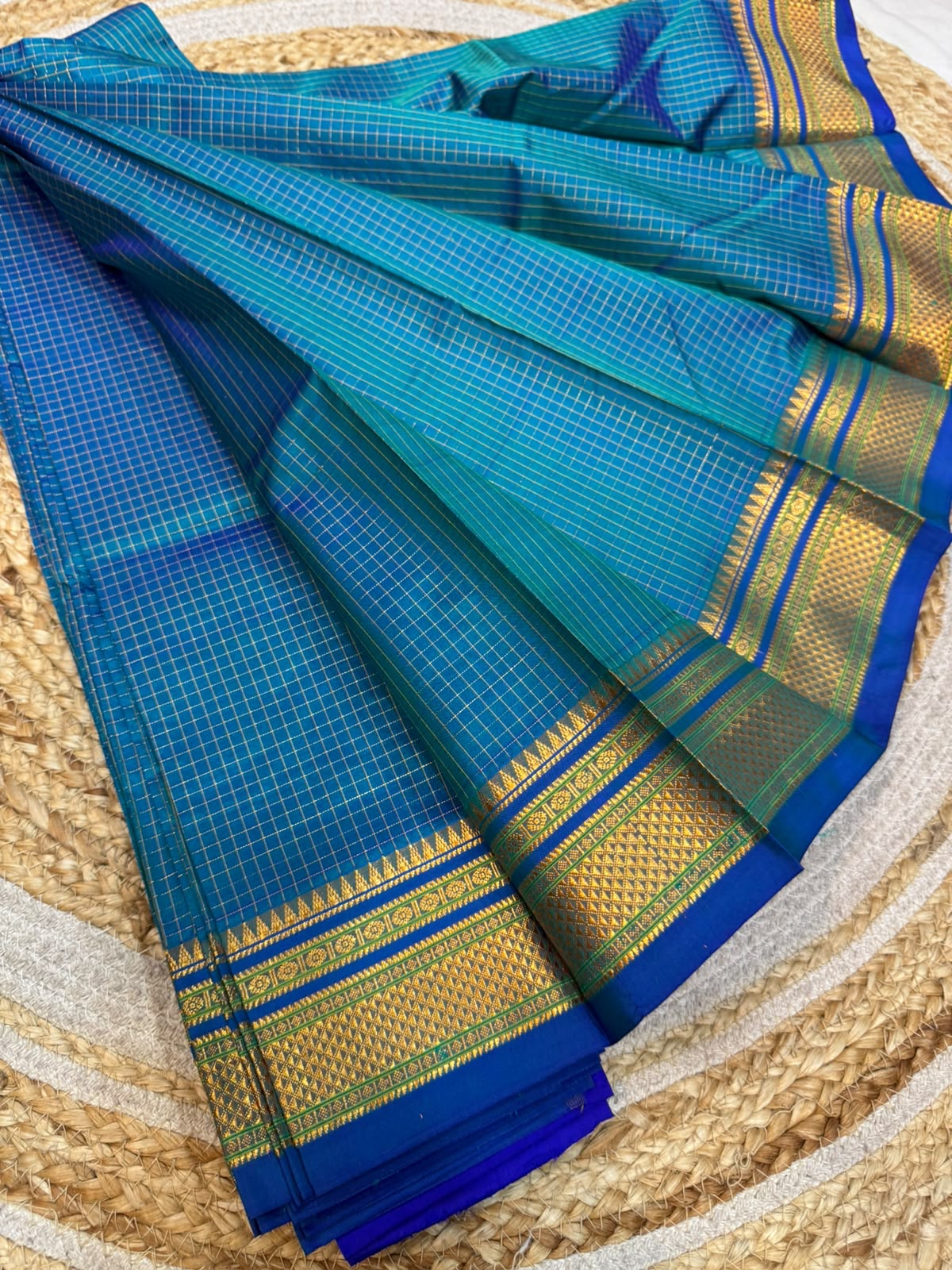 *Ilkal saree with silk mark approved*

*Pure silk chukki Faras border* superior quality 
Body small checks design popularly known as *Chaduranga Chukki*  & *Zari lines* ilkal saree 
With running blouse saree
*Price - 16500