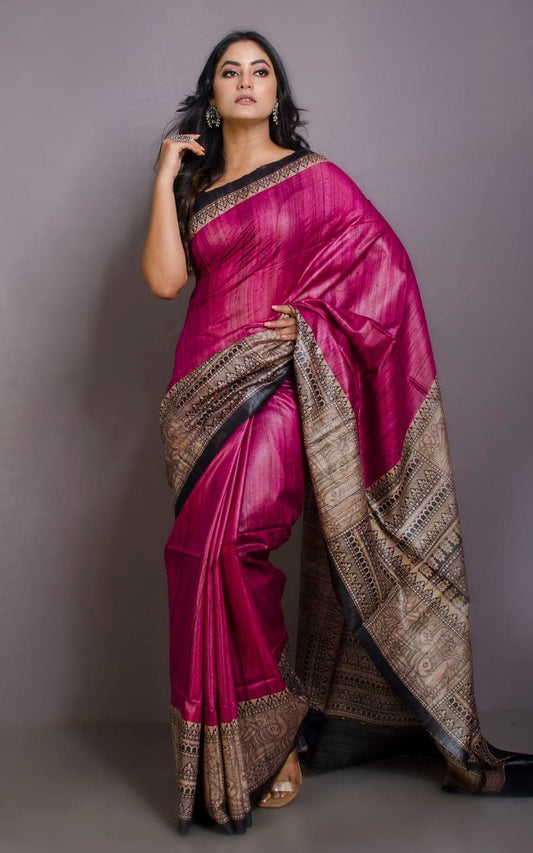 🪴New Design Of  Tussar By Ghicha Screen Print Silk Saree 
All Saree Comes  R Matching 
 Saree. Colour Tassels.
Hand Loom. Saree ..
Running Blouse..Pc ( Saree's Colour)
💯% Silk Saree Comes.With Silk Mark  Certificate (Tag)
Quality 💯% Assured