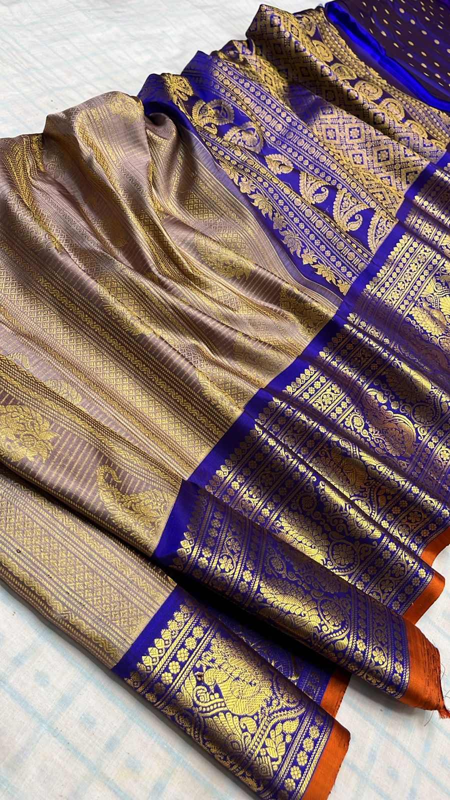 ✨✨Pure Gadwal Traditional
          Border Brocade 
          Pattu Sarees ✨✨