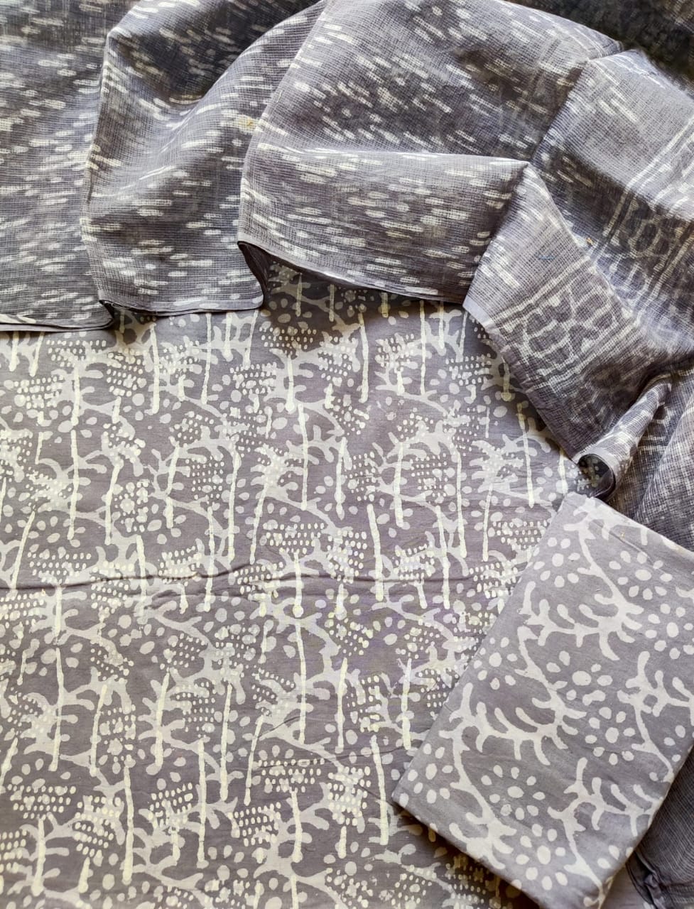 Block printed cotton suit with kota doriya duppta 
Top @ bottom *cotton*
Duptta  *kota doriya*