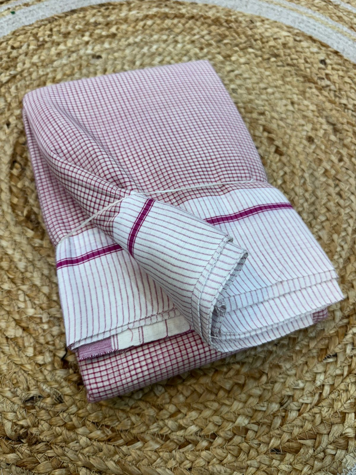 *Patteda anchu with Handloom mark New Designs* 

Pure cotton handwoven *patteda aanchu* 
saree With Running Blouse same as body
