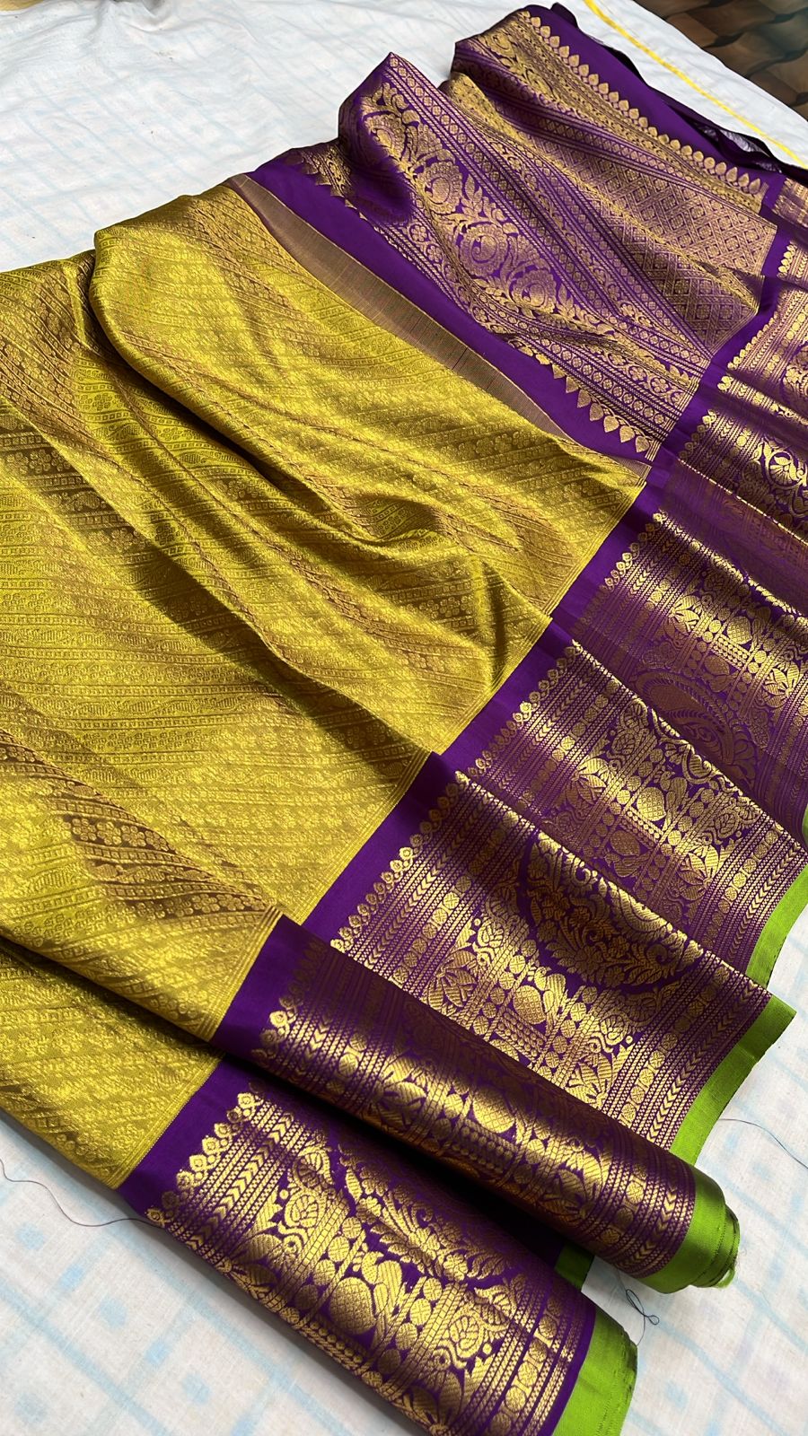 ✨✨Pure Gadwal Traditional
          Border Brocade 
          Pattu Sarees ✨✨