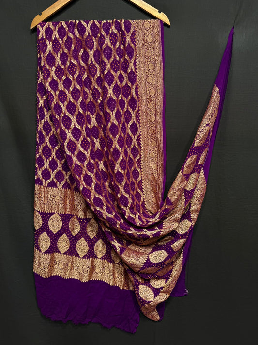 **Nim Zari Bandhej Dupatta**
- **Fabric:** handwoven Georgette
- **Design:** Beautiful Bandhej, Real Nimzari
- **Quality:** Best quality & colour 
- ** colour:** pastel & Dark
**Description:**
- **Length:** 2.50 meters, full length
- **Use:** Dress & Lehenga Choli Dupatta