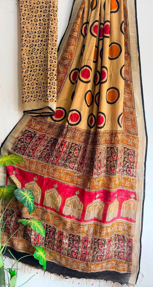 👌🏻Linen collection 👌🏻
.... *Hand* block printed linen saree with blouse.....
Size 6.5 with blouse
Natural dye n colour
 
Pure hand ( without screen print ) 
