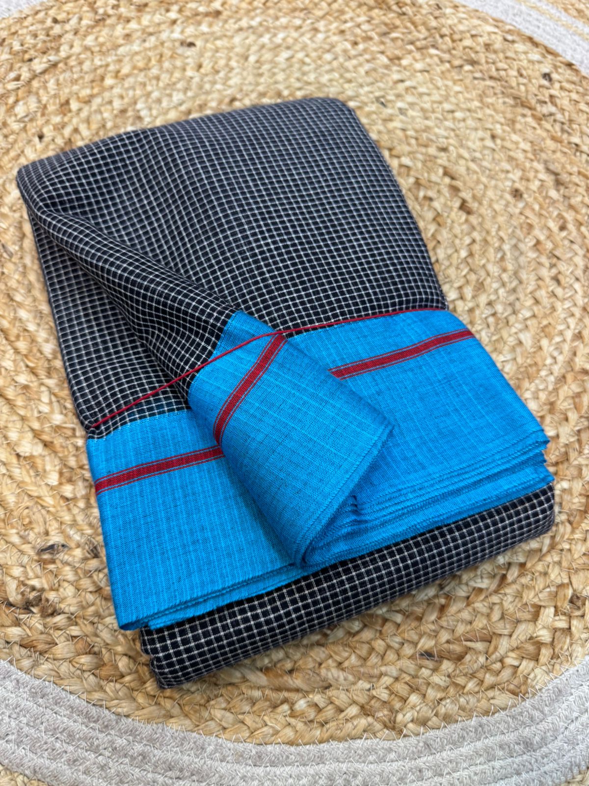 *Patteda anchu with Handloom mark New Designs* 

Pure cotton handwoven *patteda aanchu* 
saree With Running Blouse same as body
