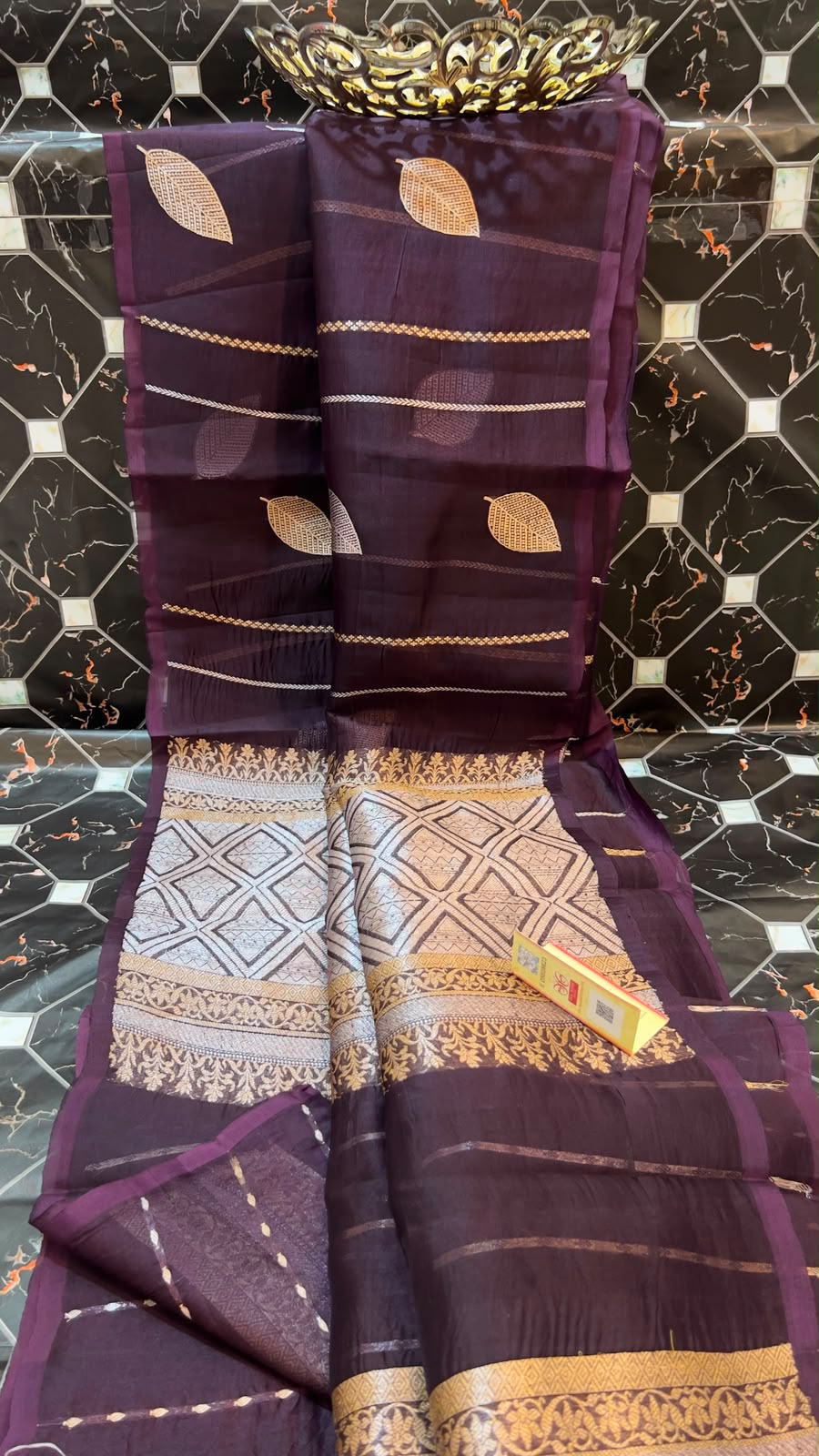 EXCLUSIVE HANDLOOM PURE KORA SILK

• Fancy Kora Silk
• Piping Kanji Border with Antique Zari
• Rich Pallu & Heavy Blouse
• Silk Mark Certified
• Smooth & Soft
