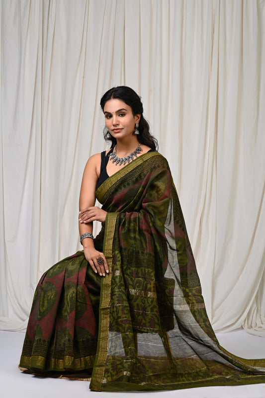 🍁new arrival🍁
Naspal pomegranate print 
👌Maheswari silk saree👌
Hand block printed Maheswari silk sarees with blouse
Size- 6.5 with blouse
Quality- silk by silk
Approx weight- 470 gram
👉Pure hand block
 