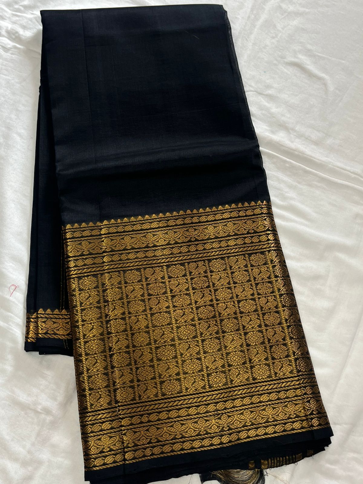 **Material **:- Mangalagiri handloom pattu by cotton (silk cotton)

**Mode **:- 400/50 big Kanchi border saree with all-over plain pattu and tick weavings sarees 

Running zari lines pallu & plain blouse