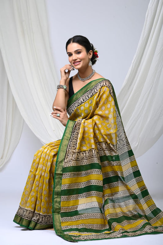🍁new arrival🍁
Naspal pomegranate print 
👌Maheswari silk saree👌
Hand block printed Maheswari silk sarees with blouse
Size- 6.5 with blouse
Quality- silk by silk
Approx weight- 470 gram
👉Pure hand block
 