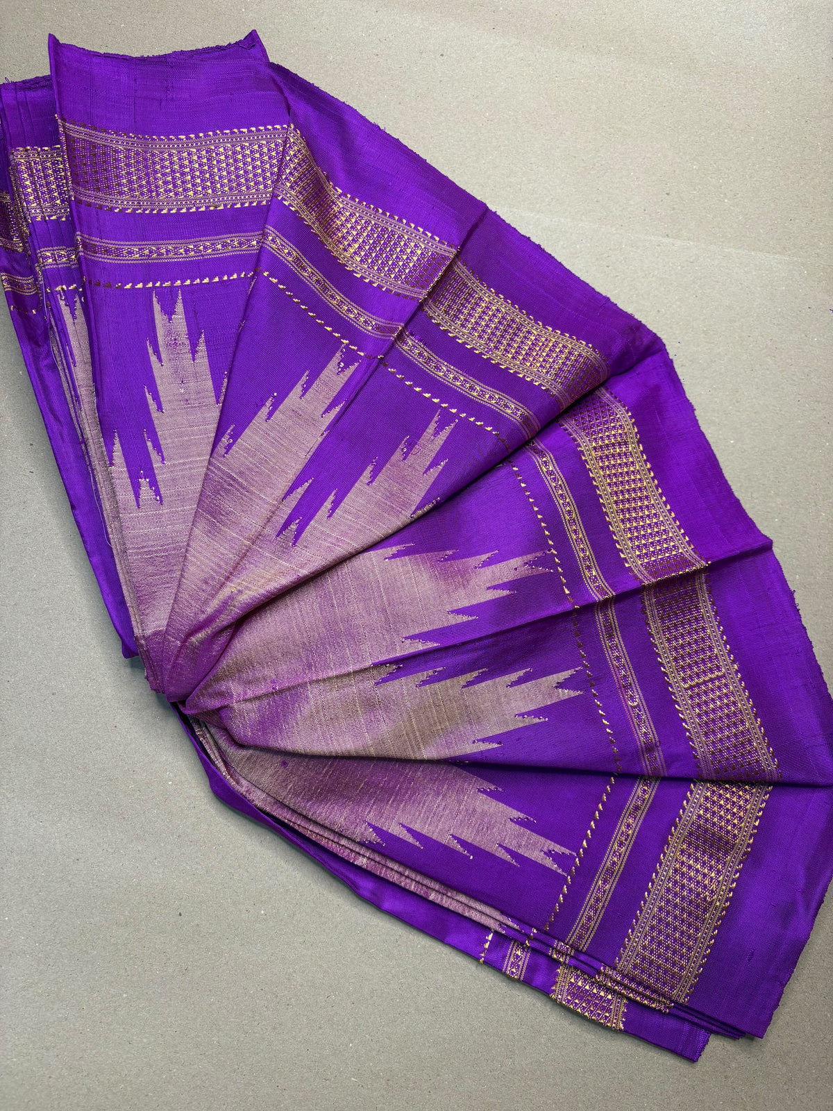 100%silk saree chikki paras Temple silk saree silk pallu contrast saree 6.2m