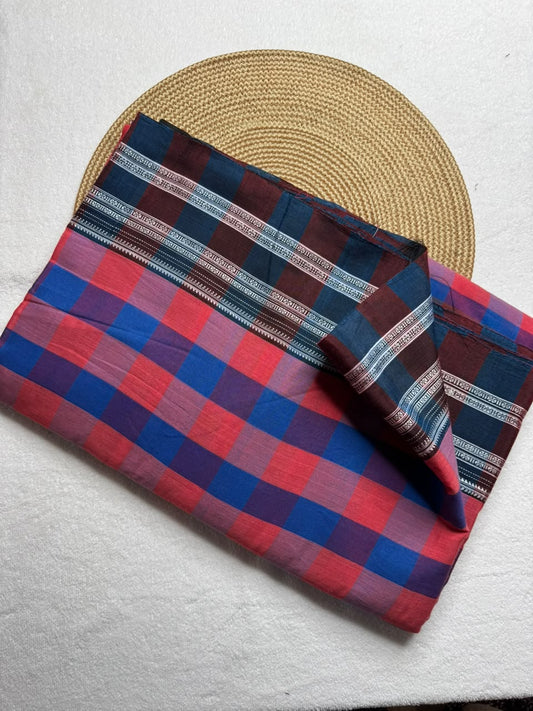 Cotton saree Chikki paras
Material - cotton by cotton 
Border - Chikki  border 
Saree Name - Ilkal cotton Chikki  sarees
Pallu - silk pallu 
Blouse -running
Handloom -yes
Saree length- 6.2

