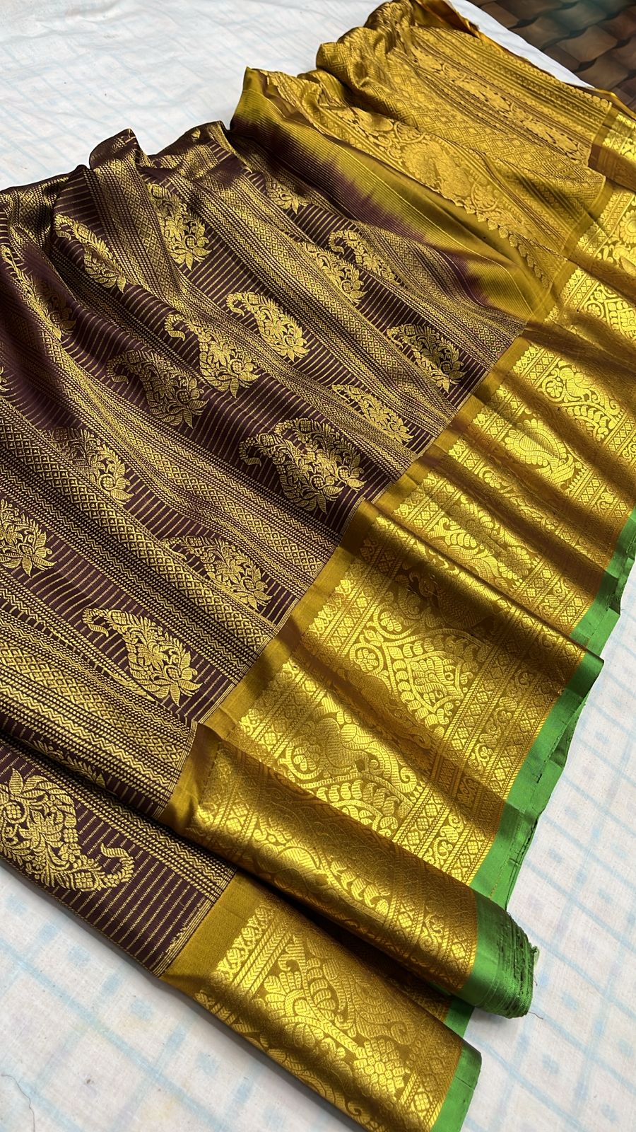 ✨✨Pure Gadwal Traditional
          Border Brocade 
          Pattu Sarees ✨✨