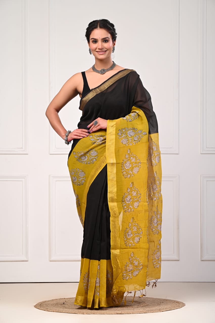 🍁new arrival🍁
Naspal pomegranate print 
👌Maheswari silk saree👌
Hand block printed Maheswari silk sarees with blouse
Size- 6.5 with blouse
Quality- silk by silk
Approx weight- 470 gram
👉Pure hand block
 