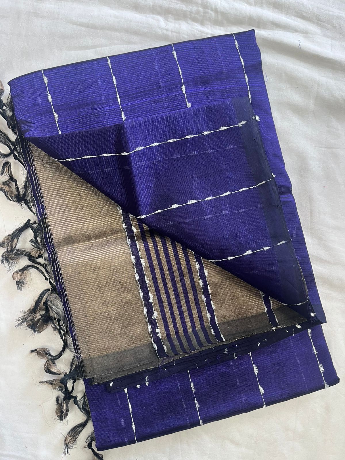 **Material **:- Mangalagiri handloom pattu by cotton 

**Model **:- all-over zari lines model sarees 

Contrast zari lines pallu & blouse