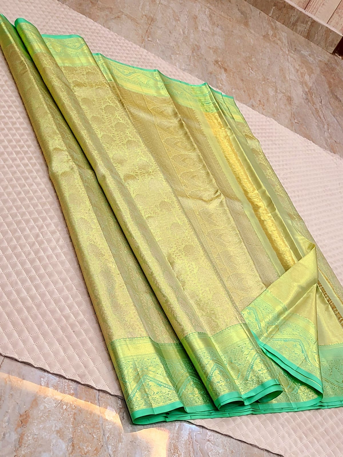 *100% PURE  KANCHIPURAM HANDWOVEN PREMIUM QUALITY 2G TISSUE BRIDAL SILK SAREES*

*2 GRAM GOLD PURE ZARI WEAVING*
*SILK MARK CERTIFICATE ATTACHED*

Own manufacturing unit from kanchipuram 

Video call shopping available