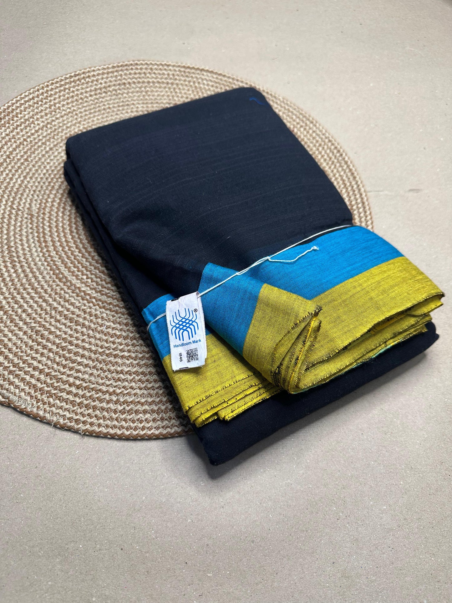 Pahal |  Patteda Anchu Saree