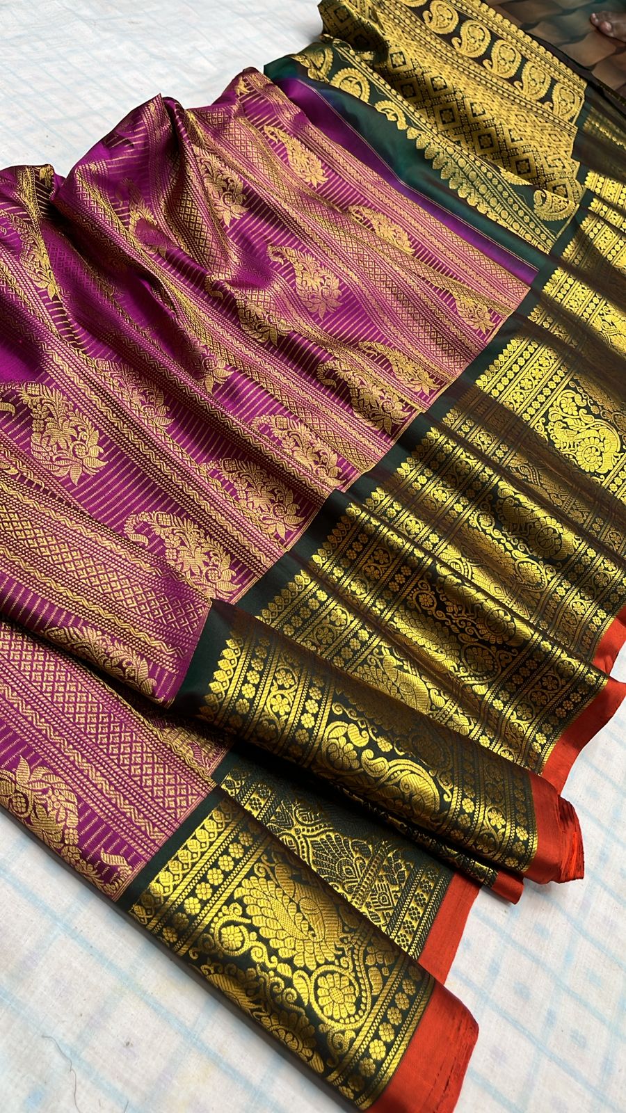 ✨✨Pure Gadwal Traditional
          Border Brocade 
          Pattu Sarees ✨✨