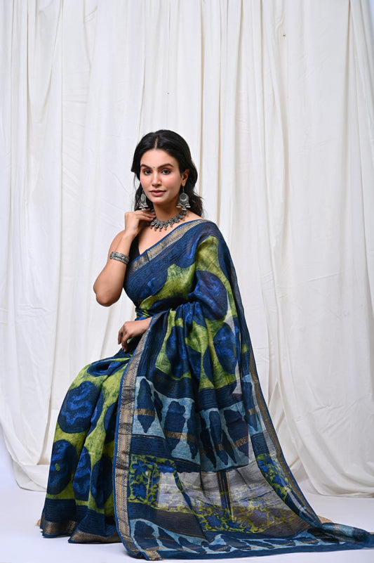 🍁new arrival🍁
Naspal pomegranate print 
👌Maheswari silk saree👌
Hand block printed Maheswari silk sarees with blouse
Size- 6.5 with blouse
Quality- silk by silk
Approx weight- 470 gram
👉Pure hand block
 