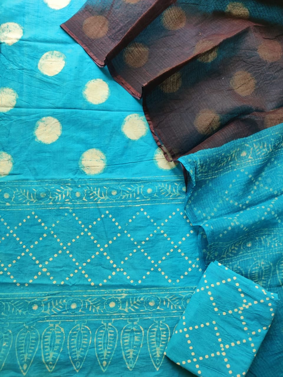 Block printed cotton suit with kota doriya duppta 
Top @ bottom *cotton*
Duptta  *kota doriya*