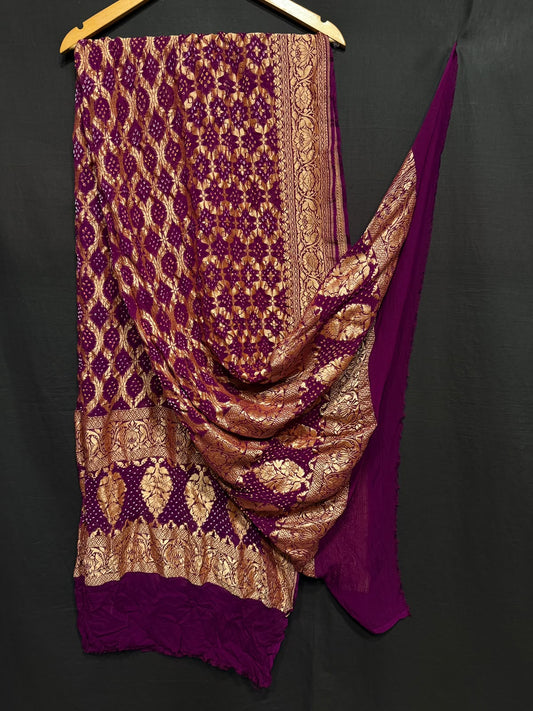 **Nim Zari Bandhej Dupatta**
- **Fabric:** handwoven Georgette
- **Design:** Beautiful Bandhej, Real Nimzari
- **Quality:** Best quality & colour 
- ** colour:** pastel & Dark
**Description:**
- **Length:** 2.50 meters, full length
- **Use:** Dress & Lehenga Choli Dupatta
