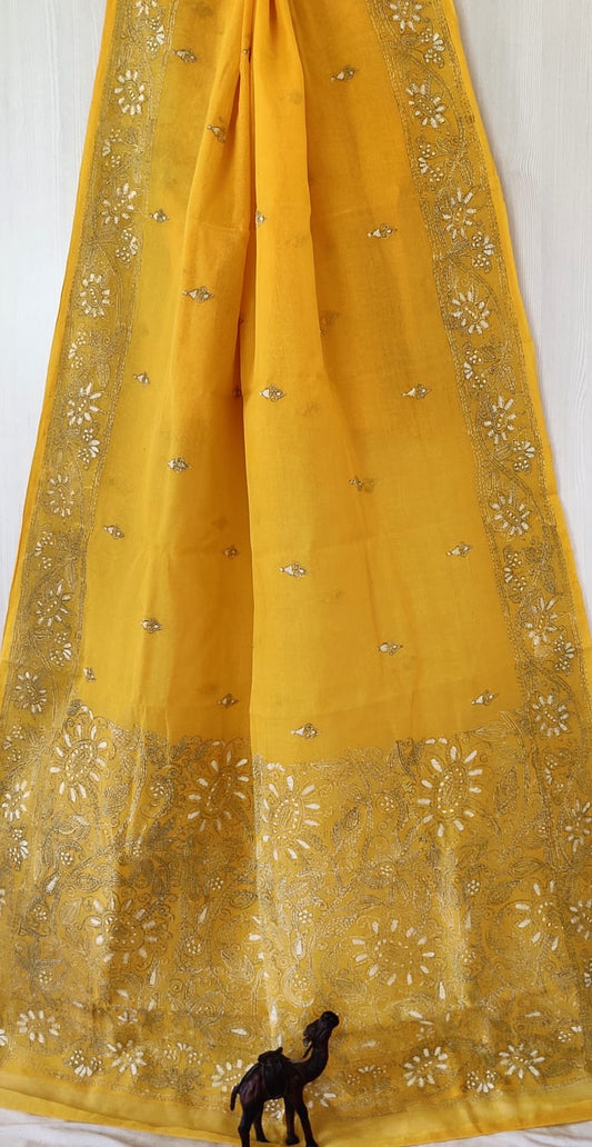 Very Exclusive Hand kantha stitch work on Premium Quality pure cotton saree

Without blouse piece 

Very demanding saree❤️
Book your order soon
