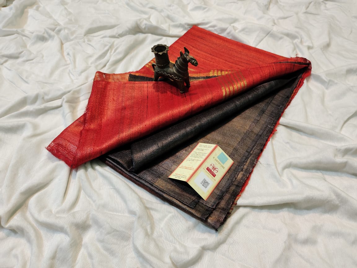 Pure tussar ghicha silk handloom saree with blouse pc.
Silk mark tag 
