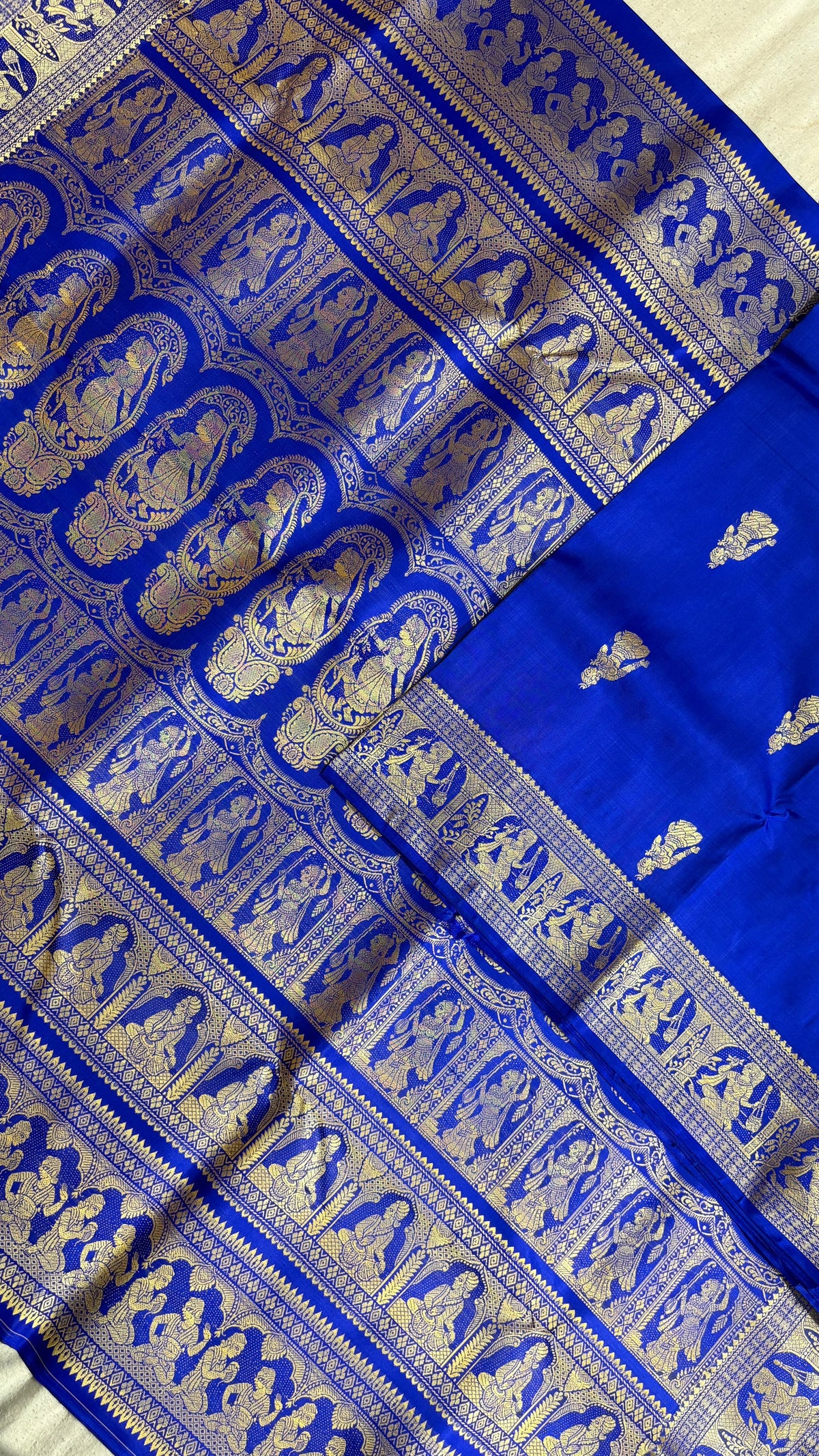 Baluchari sarees.
Material silk with bp.
With silkmark.